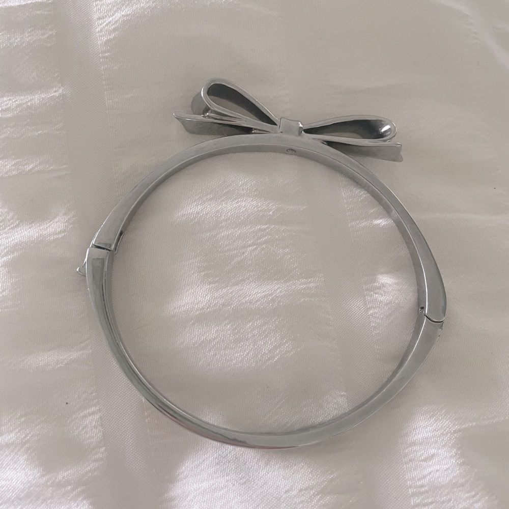 Kate Spade silver bow bangle